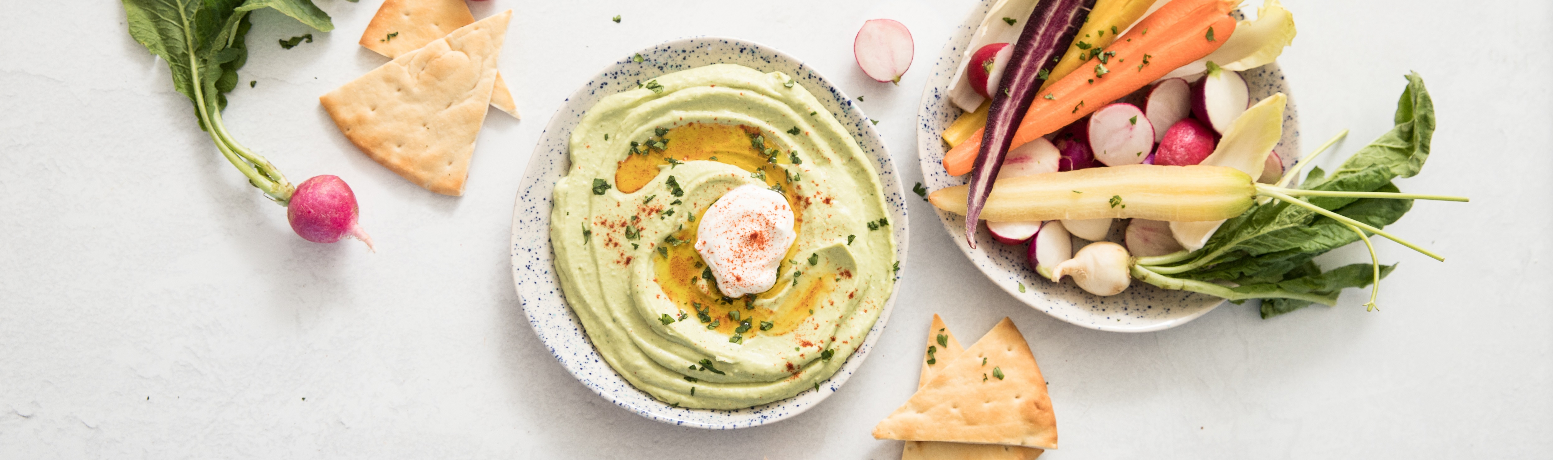 Hummus de aguacate y yogur